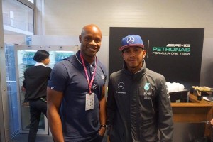Asafa Powell e Lewis Hamilton