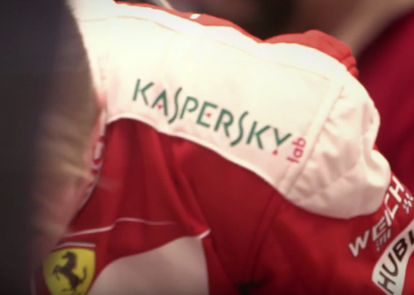 Tuta Ferrari Raikkonen F1 2016 - 02