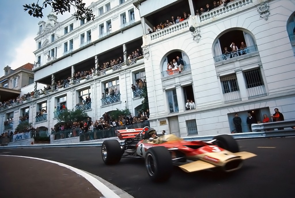 Jochen Rindt into Mirabeau corner. In the back the Hotel Metropol.