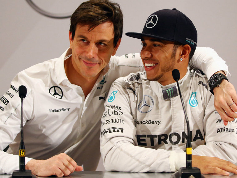 toto-wolff-lewis-hamilton-mercedes_3284299