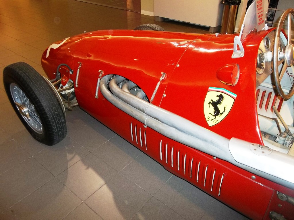 La Ferrari 500, la prima a sfoggiare il Cavallino ai lati della vettura. (Archivio Pellegrini)