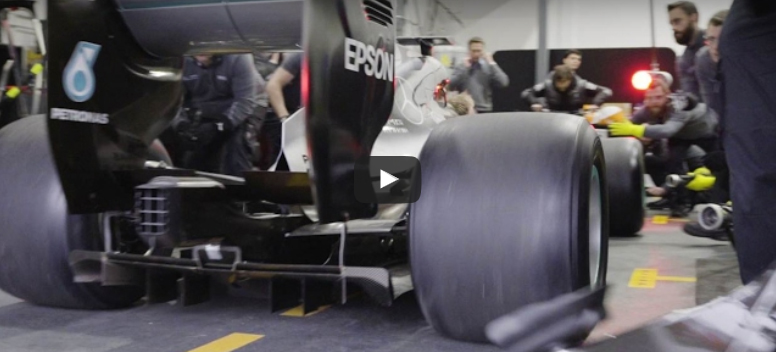 Mercedes-PitStop-F1-2017