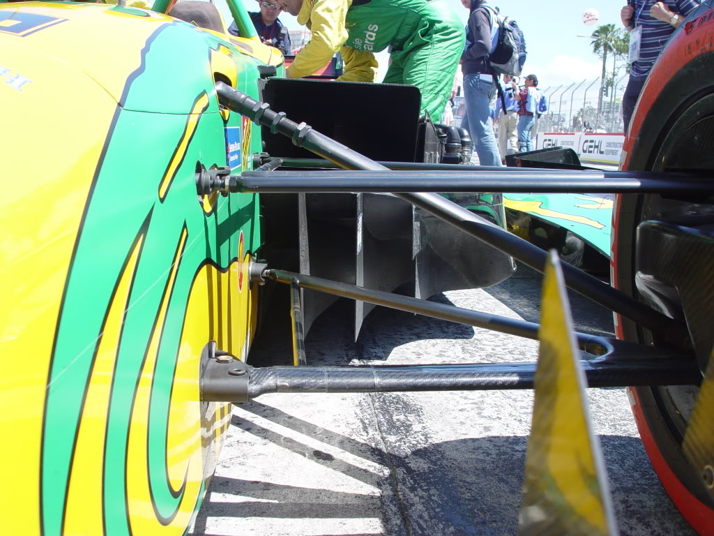 FOTO 3 wing car