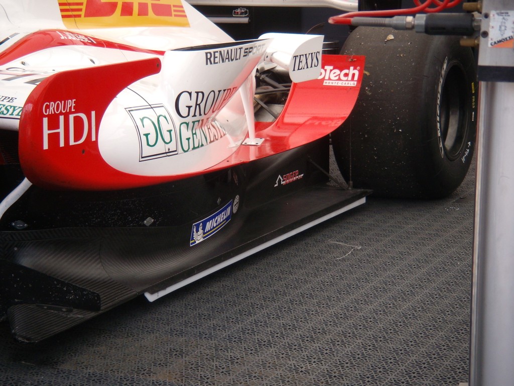 FOTO A wing car