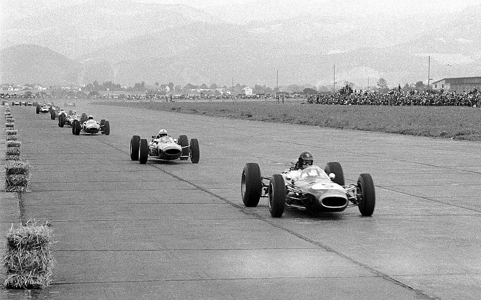 FOTO 10_F1_Circuits